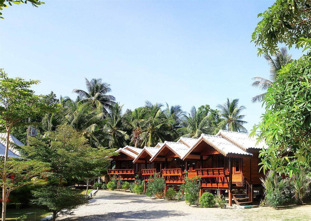 Sabaii Bay Resort Баан-Тай Екстер'єр фото